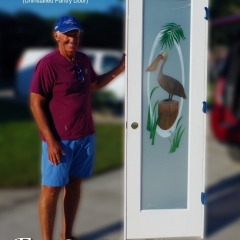 Pelican-on-frosted-pantry-door-with-color