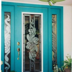 traditional etched design with sidelights on front door