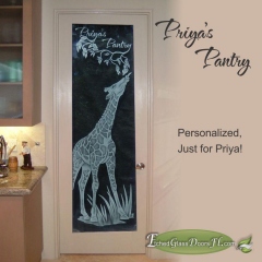 Pantry-glass-door-with-Giraffe